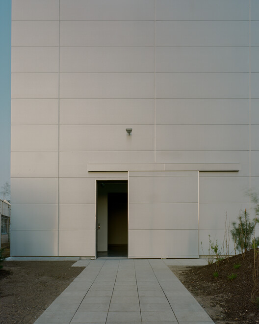 Showdepot De Groen / Space Encounters - Exterior Photography, Concrete
