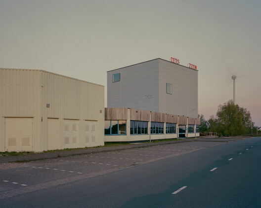 Showdepot De Groen / Space Encounters - Exterior Photography