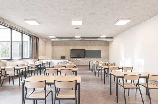 Collège Cardinal Mercier / LT2A + OPEN ARCHITECTES Collège Cardinal Mercier / LT2A + OPEN ARCHITECTES - Interior Photography, Dining room