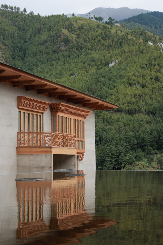 Bangladesh Chancery Complex and Ambassador's Residence / Shatotto - Exterior Photography, Waterfront