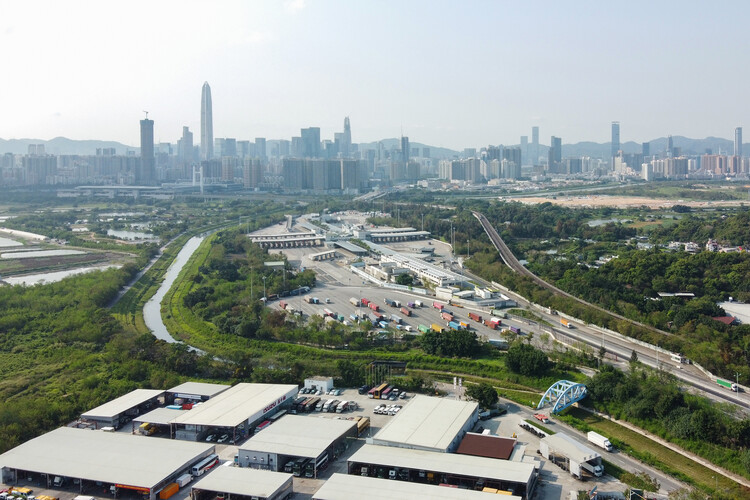 家与学校之间，那道边界 - 主图