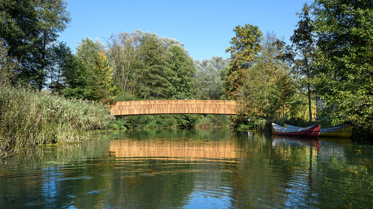 The Pedestrian Bridge across the River Rinža / dans arhitekti