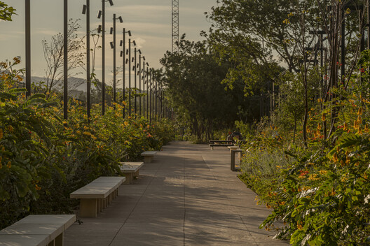 Arriaga Linear Park / Laboratorio Regional de Arquitectura Arriaga Linear Park / Laboratorio Regional de Arquitectura - Exterior Photography, Garden