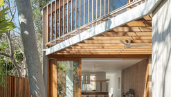 Ghost Gum House Extension / Adriano Pupilli Architects