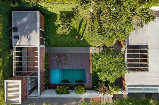 Ouriques House / Ultra Arquitetura Ouriques House / Ultra Arquitetura - Exterior Photography, Garden, Courtyard, Deck, Patio