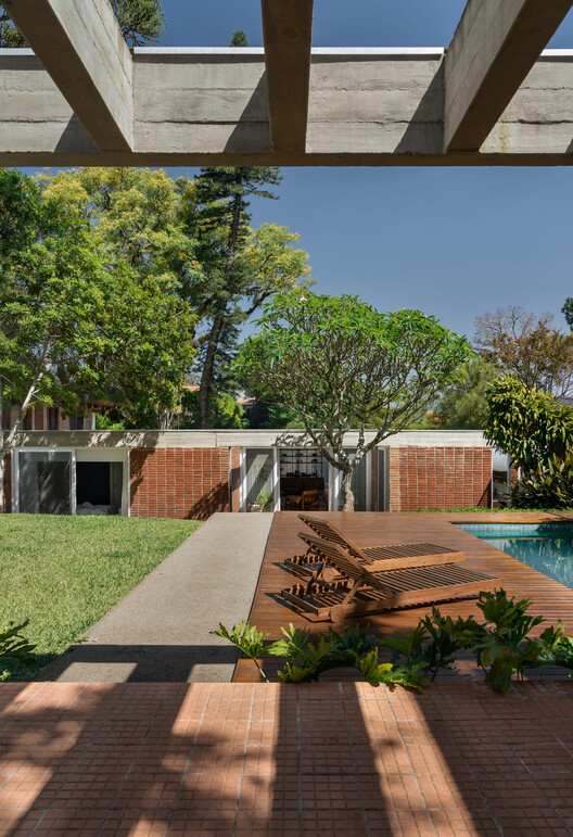Ouriques House / Ultra Arquitetura Ouriques House / Ultra Arquitetura - Image 3 of 33