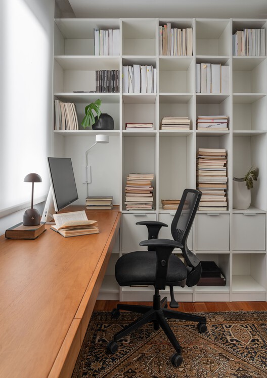 Ouriques House / Ultra Arquitetura Ouriques House / Ultra Arquitetura - Interior Photography, Closet, Shelving, Table, Chair