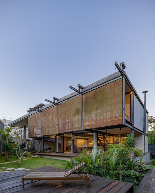 Aunt Val’s House / Márcio Flávio Motta Aunt Val’s House / Márcio Flávio Motta - Exterior Photography, Beam