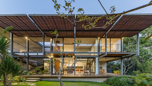 Aunt Val’s House / Márcio Flávio Motta Aunt Val’s House / Márcio Flávio Motta - Exterior Photography, Balcony