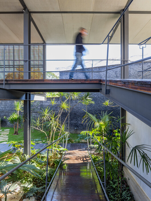 Aunt Val’s House / Márcio Flávio Motta Aunt Val’s House / Márcio Flávio Motta - Interior Photography, Garden, Balcony