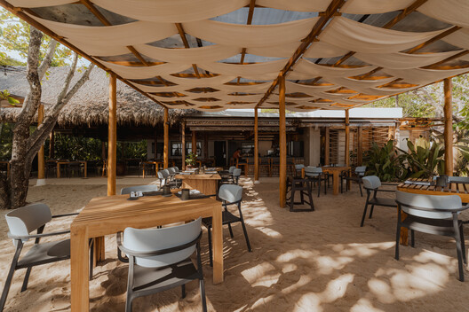 Hotel Nantipa  / Garnier Arquitectos - Interior Photography, Dining room, Wood, Chair, Beam