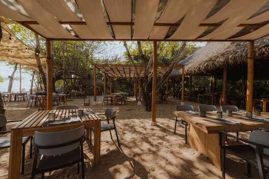 Hotel Nantipa  / Garnier Arquitectos - Interior Photography, Wood, Chair, Beam, Deck