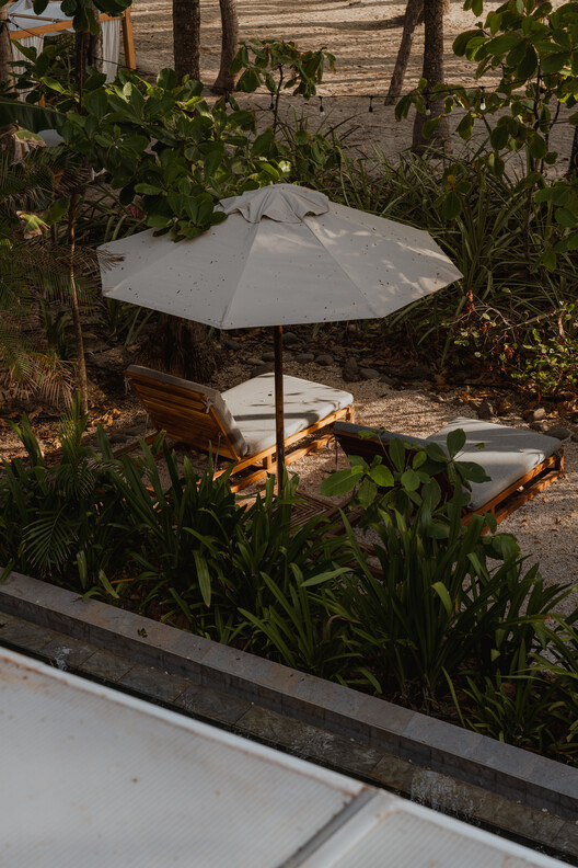 Hotel Nantipa  / Garnier Arquitectos - Exterior Photography, Garden, Chair