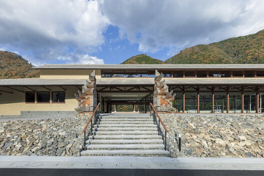 Misato Canoe Boathouse / STUDIO YY Misato Canoe Boathouse / STUDIO YY - Image 11 of 27