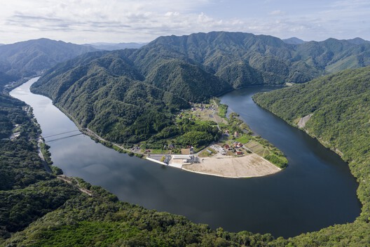 Misato Canoe Boathouse / STUDIO YY Misato Canoe Boathouse / STUDIO YY - Image 6 of 27