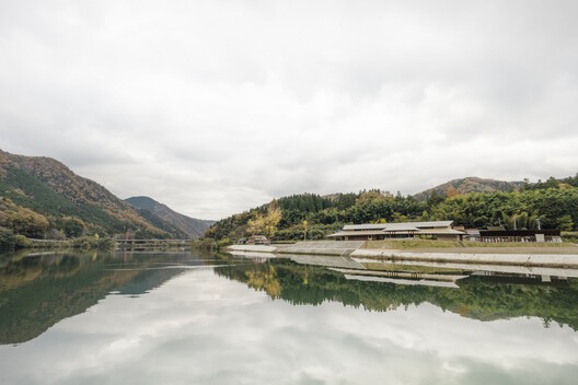 Misato Canoe Boathouse / STUDIO YY Misato Canoe Boathouse / STUDIO YY - Image 8 of 27