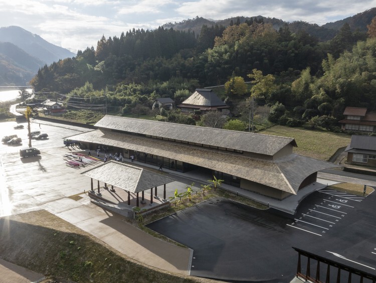 Misato Canoe Boathouse / STUDIO YY - Image 2 of 27