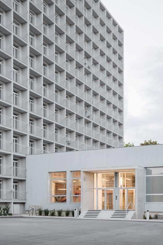 KOSMALT Housing Renovation / Atrium Architekti - Interior Photography, Concrete