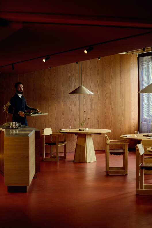 Restaurant Huset Svalbard / Snøhetta - Image 10 of 17