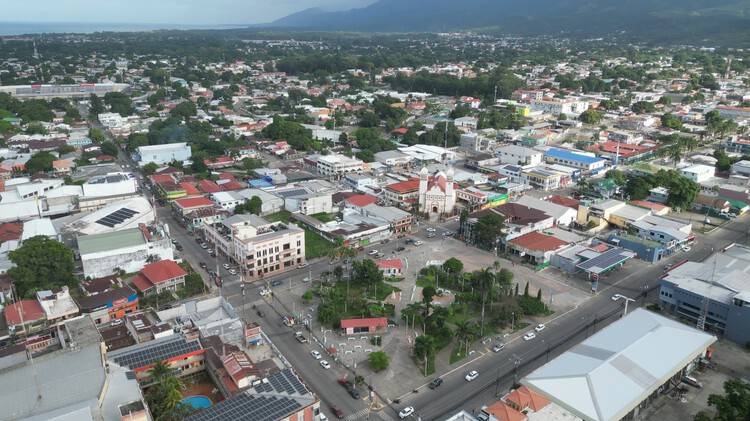 Urbanismo caribeño: de las raíces garífunas a la ciudad de múltiples capas de La Ceiba, Honduras - Imagen 3 de 11