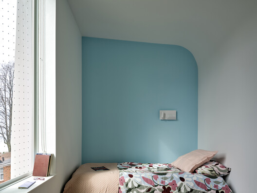 Anduhyaun Emergency Shelter / LGA Architectural Partners Anduhyaun Emergency Shelter / LGA Architectural Partners - Interior Photography, Bedroom, Bed