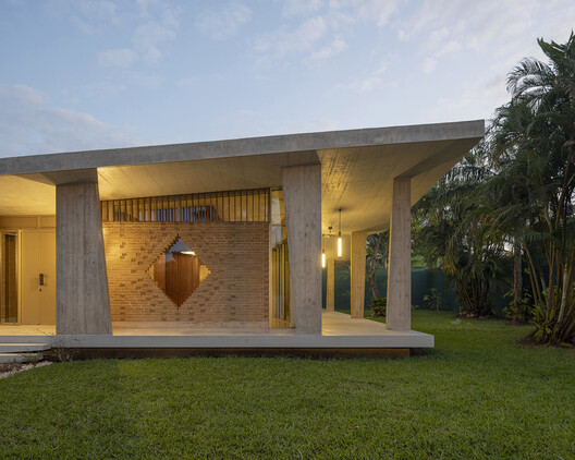 Villa CROCODILE / LOCALARCHITECTURE Villa CROCODILE / LOCALARCHITECTURE - Exterior Photography, Wood