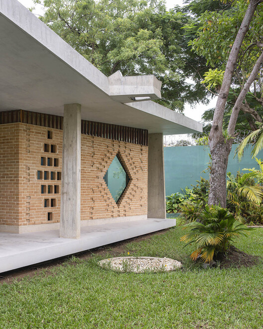 Villa CROCODILE / LOCALARCHITECTURE - Exterior Photography, Wood, Garden
