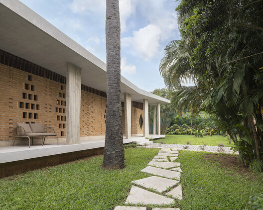 Villa CROCODILE / LOCALARCHITECTURE Villa CROCODILE / LOCALARCHITECTURE - Image 8 of 21