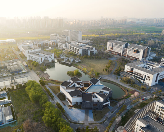 Art Museum of AHUA / TJAD + DCA Art Museum of AHUA / TJAD + DCA - Exterior Photography, Aerial View Photography
