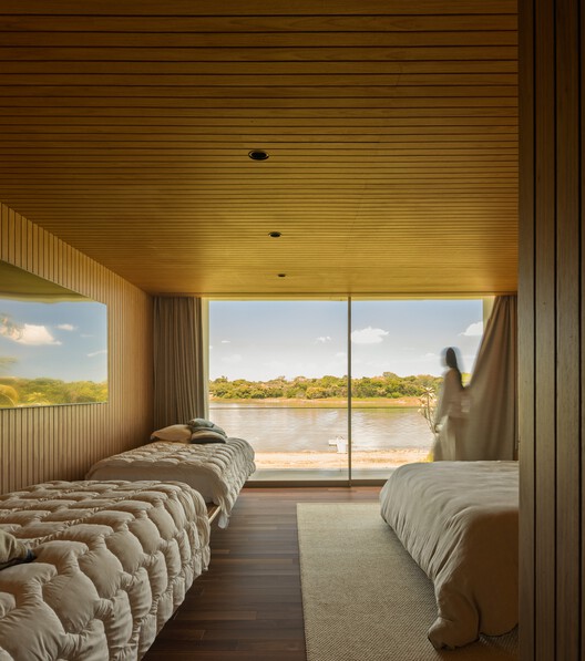Alva House / Felipe Caboclo Arquitetura - Interior Photography, Bedroom, Wood, Bed