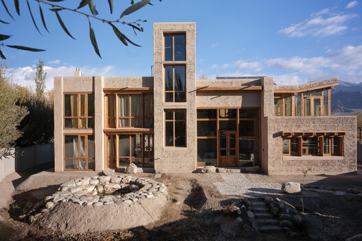 Gulzar’s Residence / Field Architects - Exterior Photography, Concrete