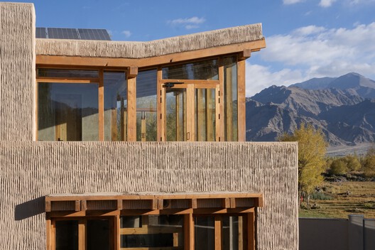 Gulzar’s Residence / Field Architects - Exterior Photography, Wood, Column