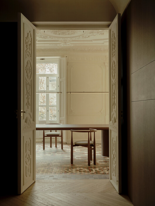 Ciutat Vella Apartment / Balzar Arquitectos Ciutat Vella Apartment / Balzar Arquitectos - Interior Photography, Wood, Door