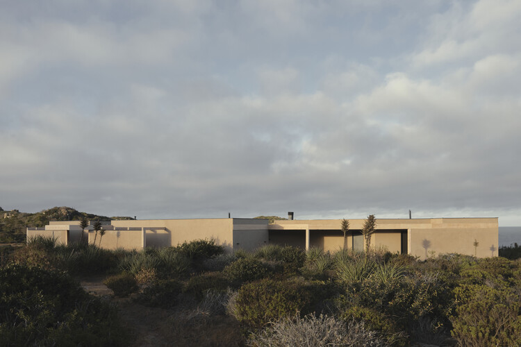 Casa TG / LOTE STUDIO - Houses