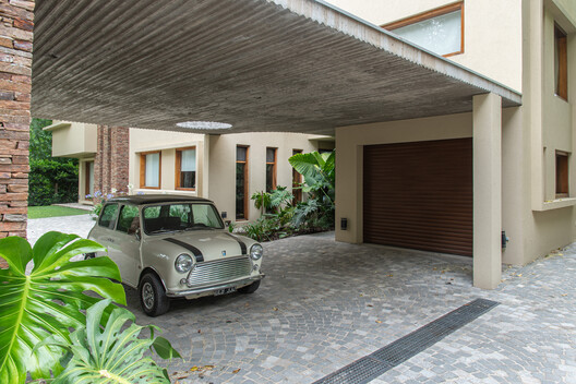 Leloir Studio Pavilion / FIR Estudio - Interior Photography, Concrete, Courtyard