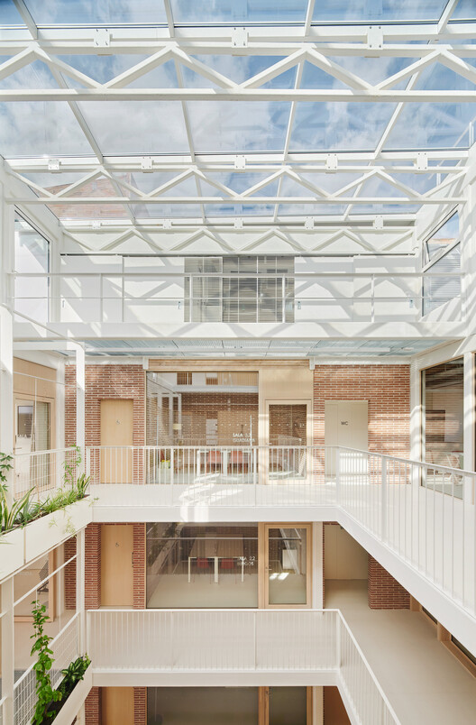 Sants Social Center / LAOS (Xavier Botet + Albert Saboya) Sants Social Center / LAOS (Xavier Botet + Albert Saboya) - Image 26 of 36
