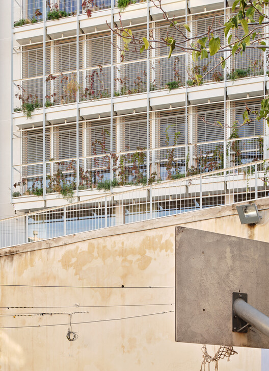 Sants Social Center / LAOS (Xavier Botet + Albert Saboya) Sants Social Center / LAOS (Xavier Botet + Albert Saboya) - Exterior Photography, Balcony