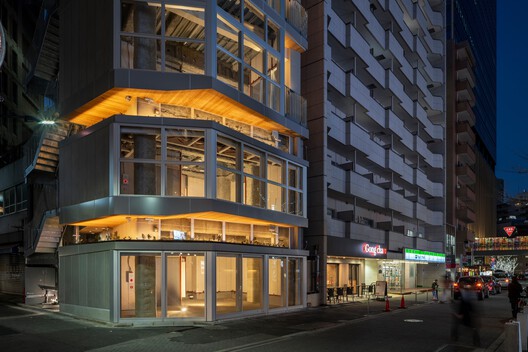 Clerestory Garden at Naka-Ikebukuro Park / KEY OPERATION INC. / ARCHITECTS Clerestory Garden at Naka-Ikebukuro Park / KEY OPERATION INC. / ARCHITECTS - Exterior Photography, Glass, Balcony