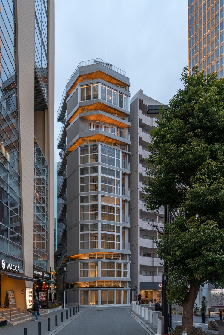 Clerestory Garden at Naka-Ikebukuro Park / KEY OPERATION INC. / ARCHITECTS