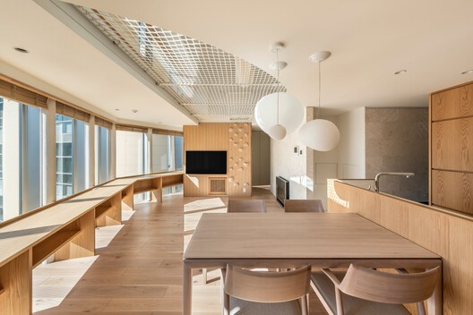 Clerestory Garden at Naka-Ikebukuro Park / KEY OPERATION INC. / ARCHITECTS Clerestory Garden at Naka-Ikebukuro Park / KEY OPERATION INC. / ARCHITECTS - Interior Photography, Wood, Glass, Chair