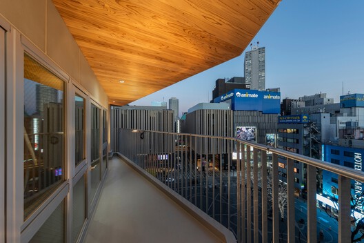 Clerestory Garden at Naka-Ikebukuro Park / KEY OPERATION INC. / ARCHITECTS Clerestory Garden at Naka-Ikebukuro Park / KEY OPERATION INC. / ARCHITECTS - Interior Photography, Balcony