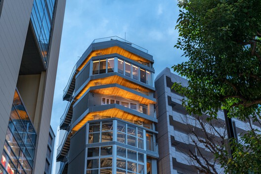 Clerestory Garden at Naka-Ikebukuro Park / KEY OPERATION INC. / ARCHITECTS Clerestory Garden at Naka-Ikebukuro Park / KEY OPERATION INC. / ARCHITECTS - Exterior Photography, Glass, Balcony
