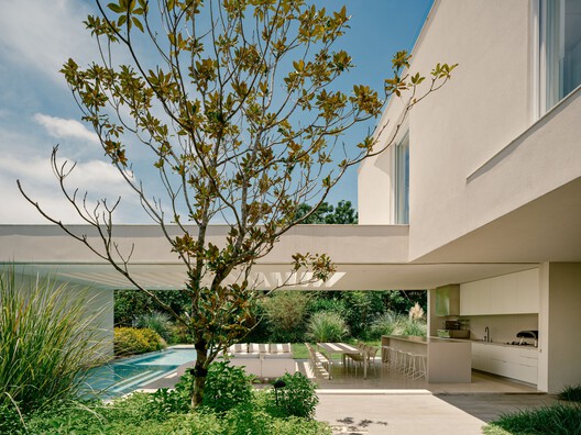 SJC House / Felipe Hess Arquitetos SJC House / Felipe Hess Arquitetos - Exterior Photography, Garden, Courtyard