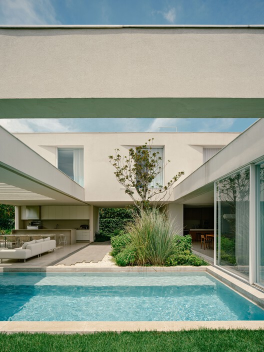 SJC House / Felipe Hess Arquitetos SJC House / Felipe Hess Arquitetos - Image 4 of 37
