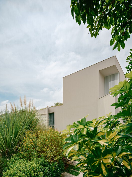 SJC House / Felipe Hess Arquitetos SJC House / Felipe Hess Arquitetos - Exterior Photography, Garden