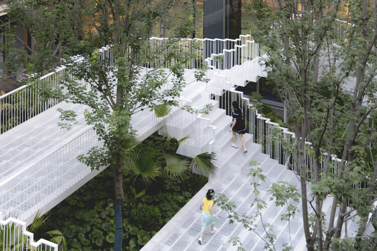 Jardín hundido Yanlord Arcadia – Lace Stairs/TROP: Topografía + Espacio abierto – Fotografía exterior
