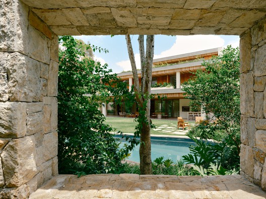 Jacarezinho II House / Felipe Hess Arquitetos Jacarezinho II House / Felipe Hess Arquitetos - Exterior Photography, Brick, Concrete