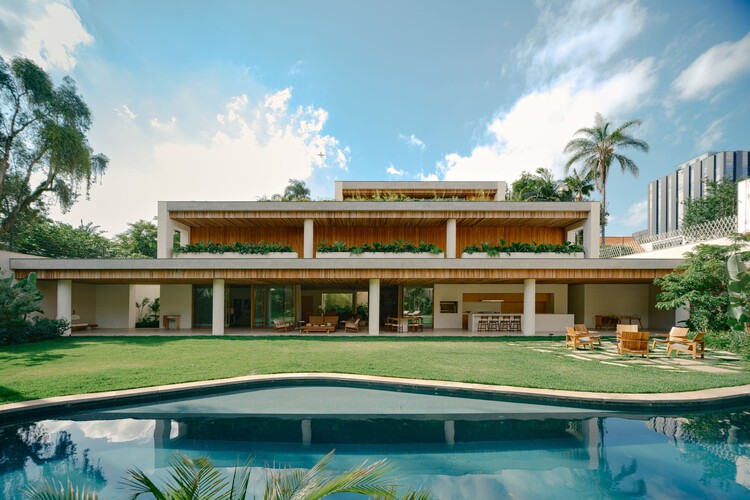 Casa Jacarezinho II / Felipe Hess Arquitetos - Fotografía exterior, Casas, Balcón