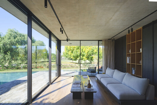 Courtyard House / Estudio Simbiosis - Interior Photography, Living Room