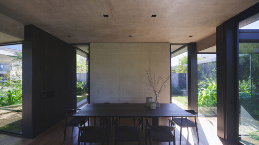 Courtyard House / Estudio Simbiosis - Interior Photography, Dining room